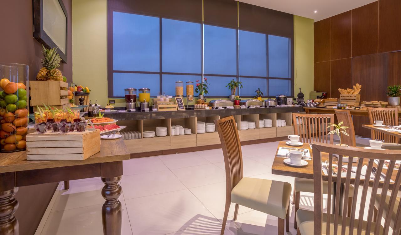 Ghl Collection Barranquilla Hotel Exterior photo The Club Lounge at the airport
